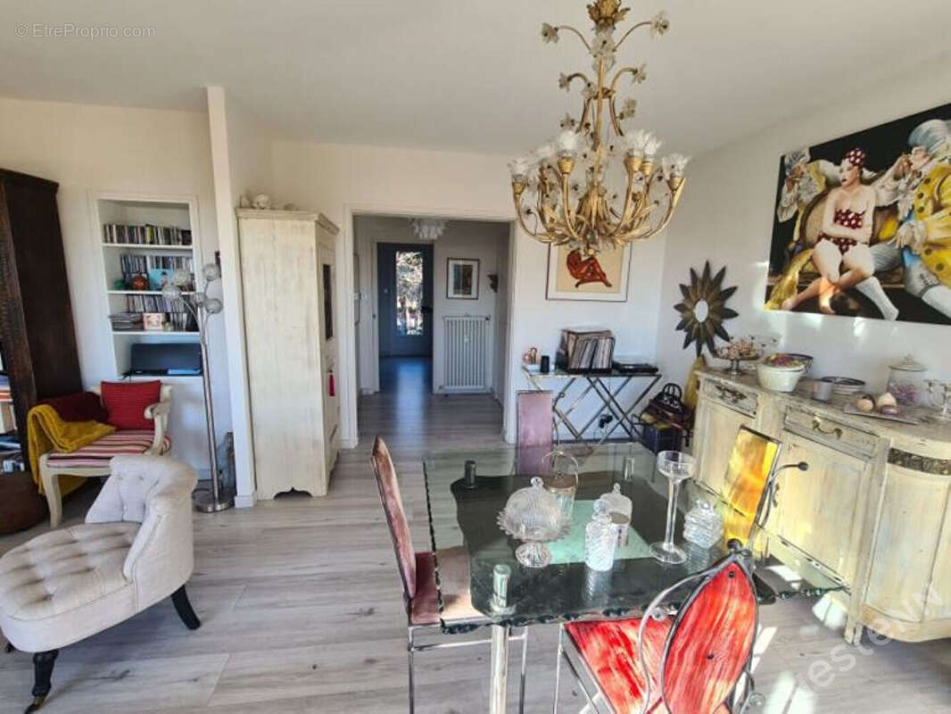 Appartement à VILLENEUVE-LES-AVIGNON