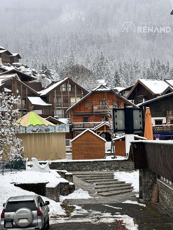 Vue EST  - place ambiance  - Appartement à CLUSES