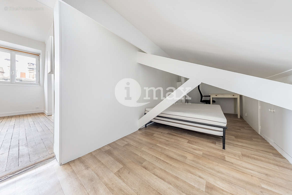 Appartement à LEVALLOIS-PERRET