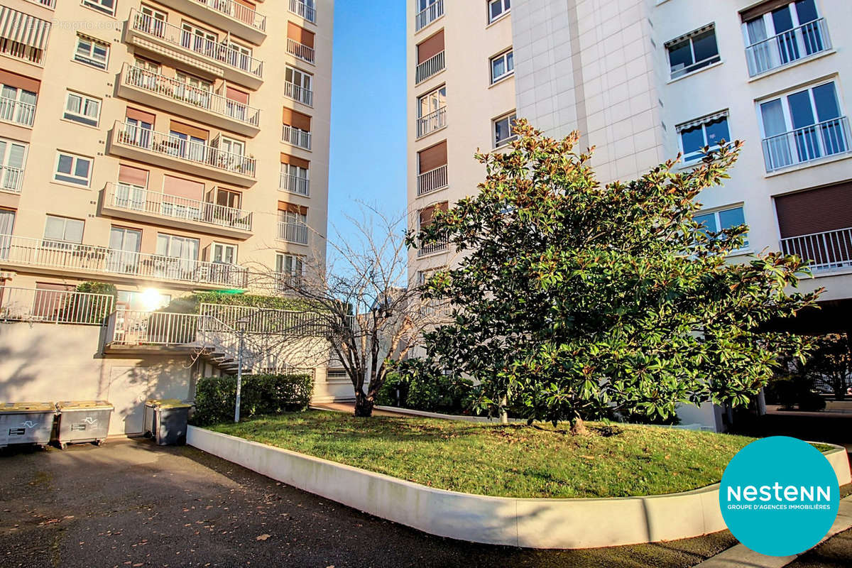 Parking à RUEIL-MALMAISON