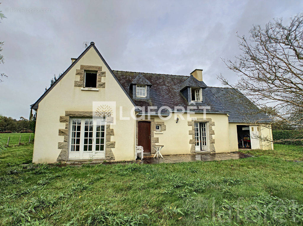 Maison à CARENTOIR