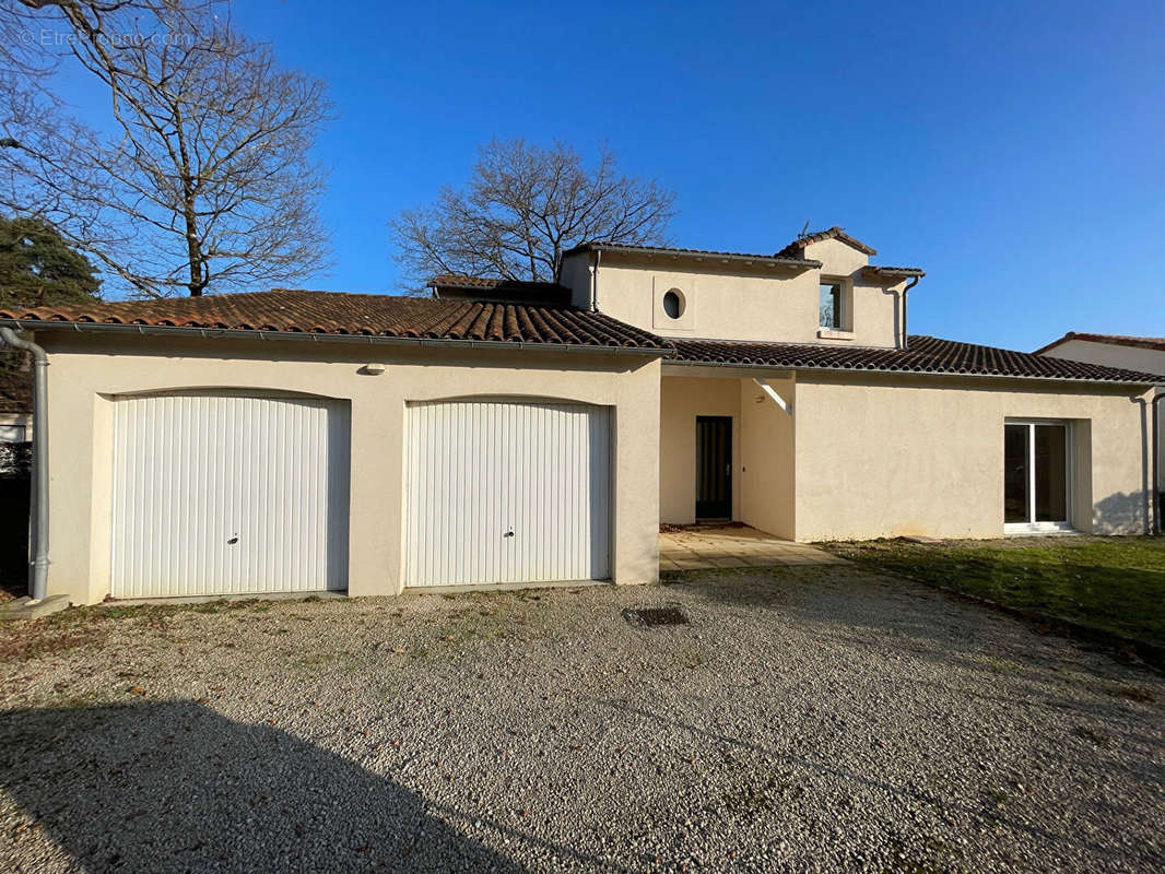 Maison à MIGNALOUX-BEAUVOIR