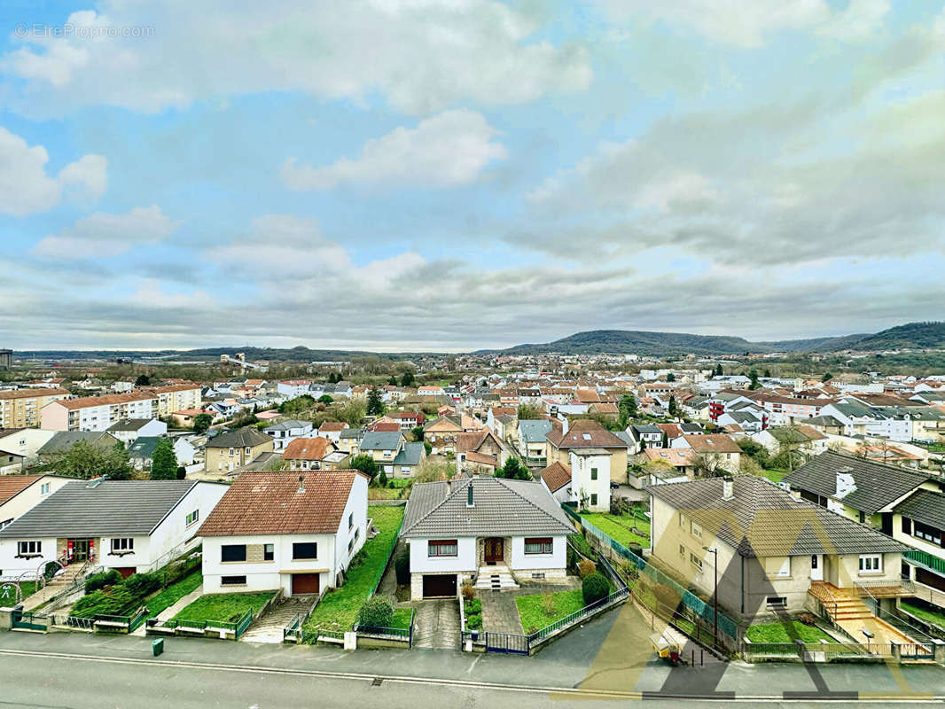 Appartement à CLOUANGE