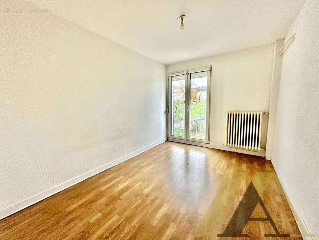 Appartement à CLOUANGE