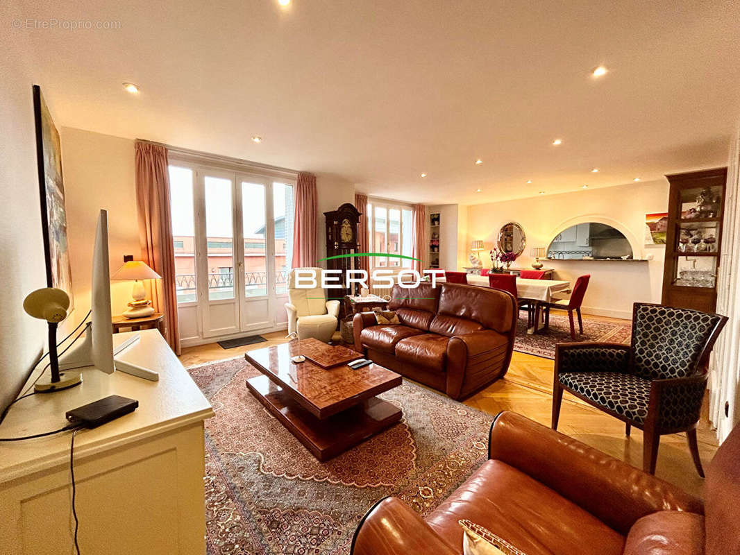 Appartement à EVIAN-LES-BAINS