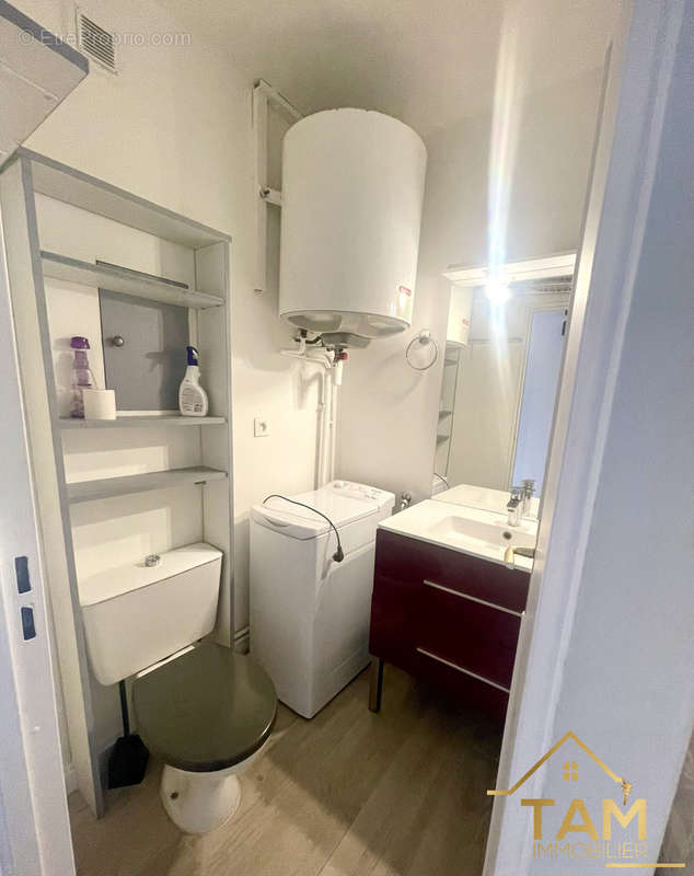 Salle de bain - Appartement à SAINT-CYR-L&#039;ECOLE