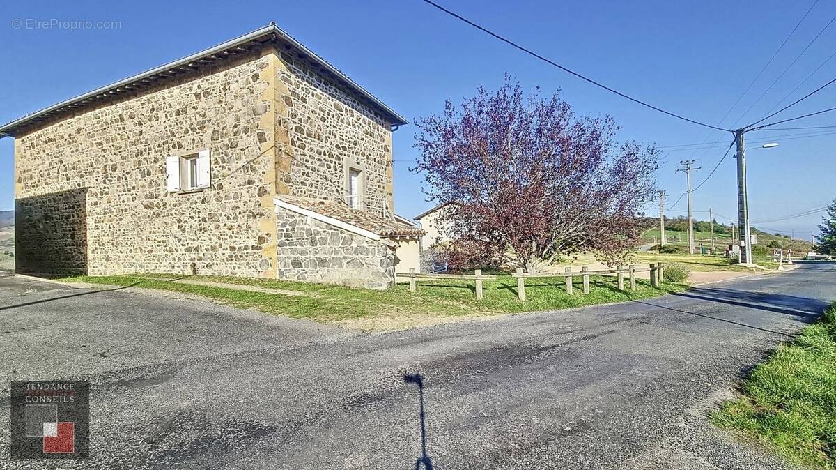 Maison à VAUX-EN-BEAUJOLAIS