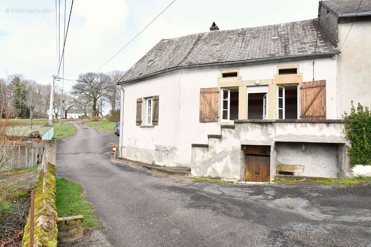 Maison à ROUSSILLON-EN-MORVAN