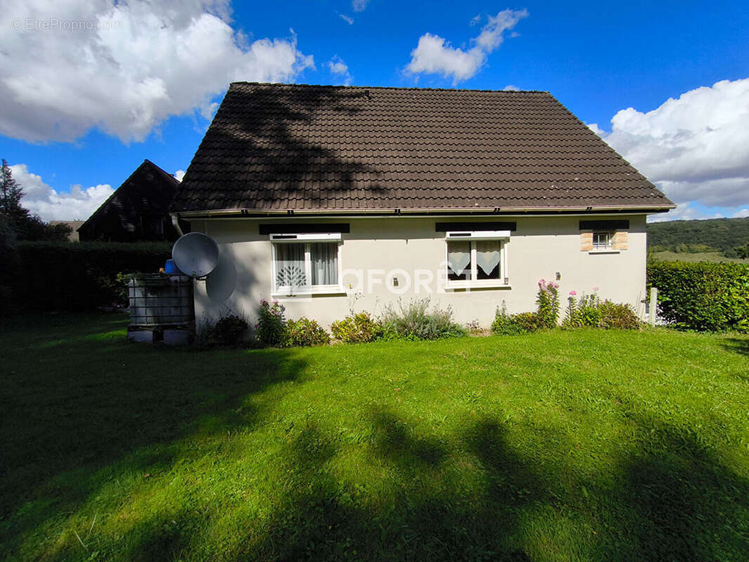 Maison à SAINT-LEGER-DU-BOURG-DENIS