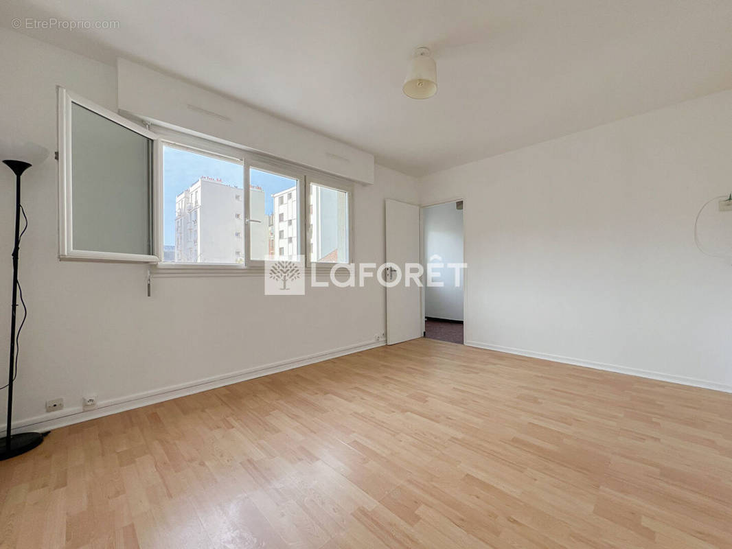 Appartement à MONTROUGE