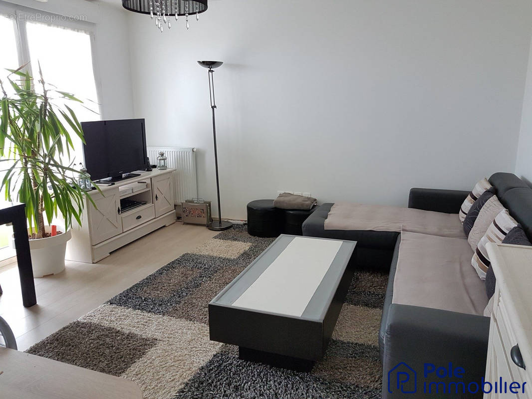 Salon/Séjour - Appartement à HEROUVILLE-SAINT-CLAIR