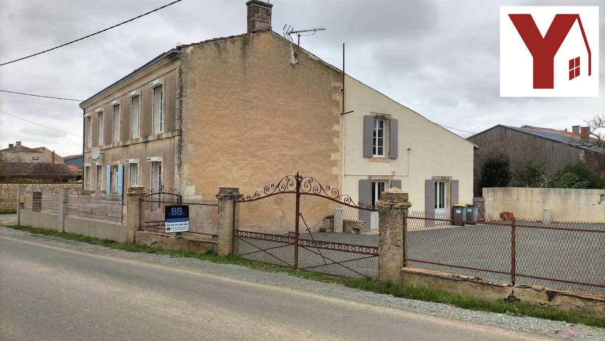 Appartement à SAINT-SATURNIN-DU-BOIS