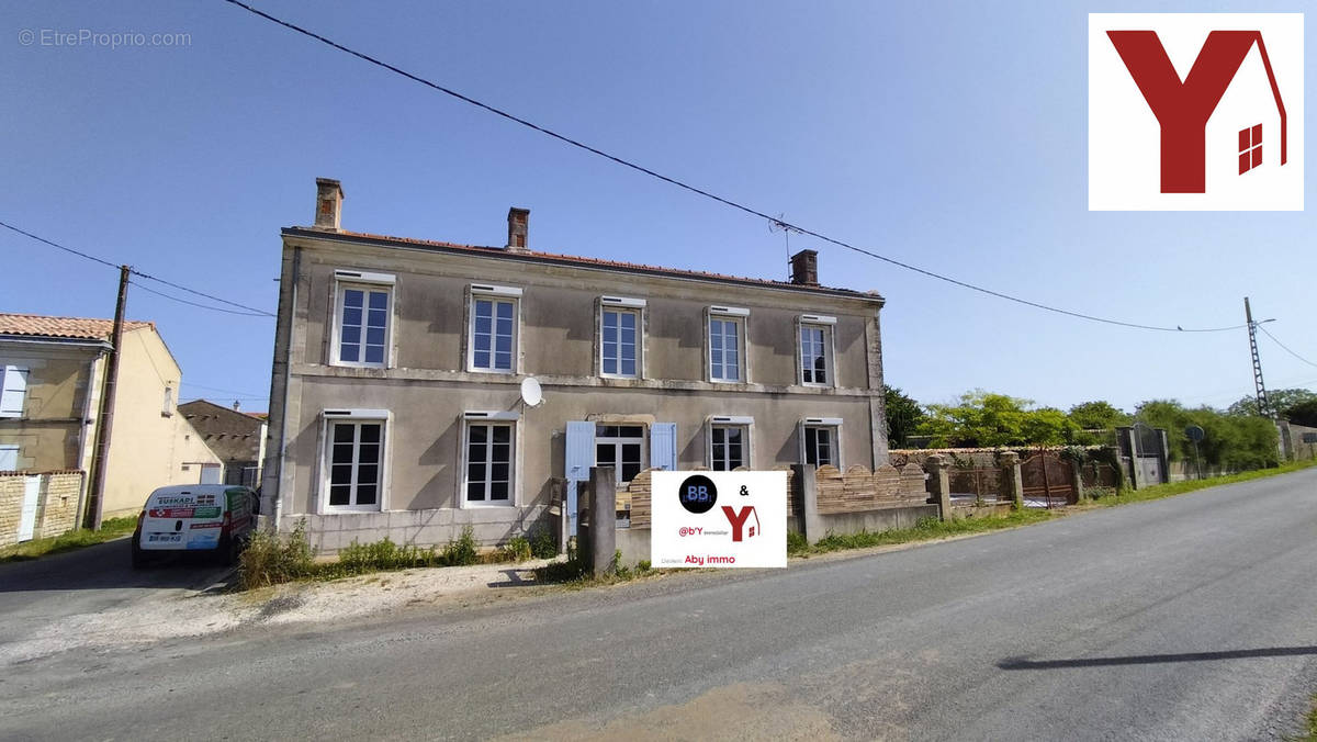 Appartement à SAINT-SATURNIN-DU-BOIS