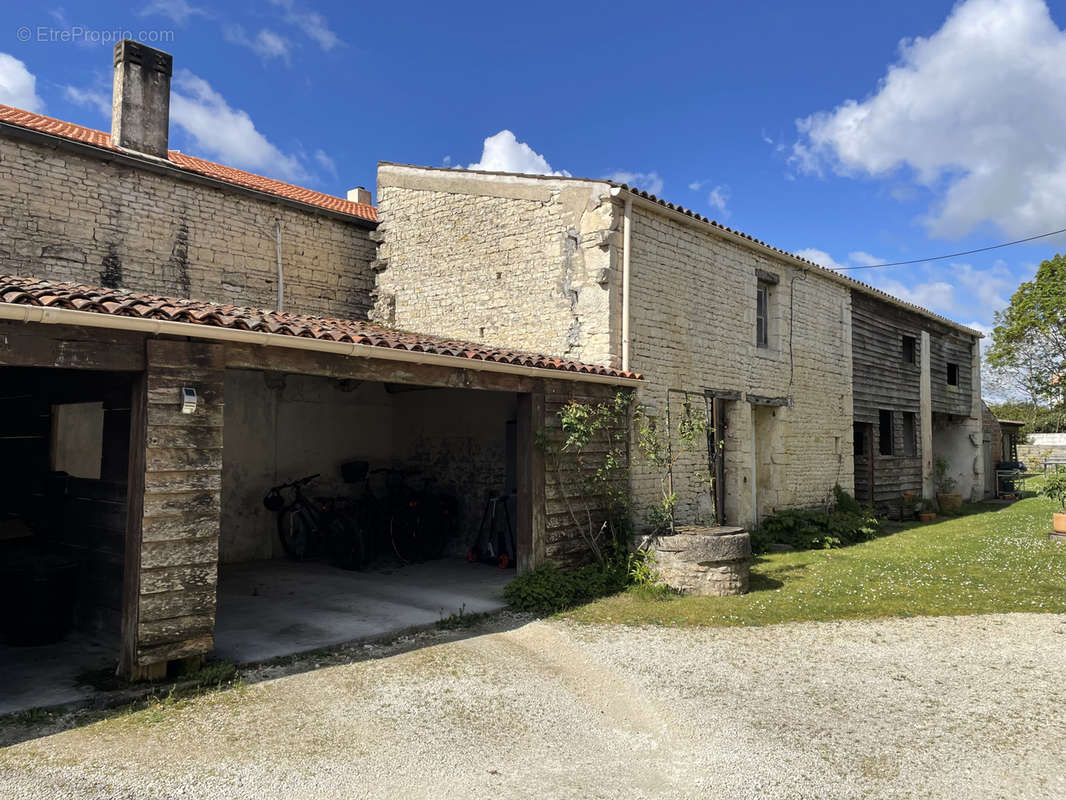 Maison à AIGREFEUILLE-D&#039;AUNIS