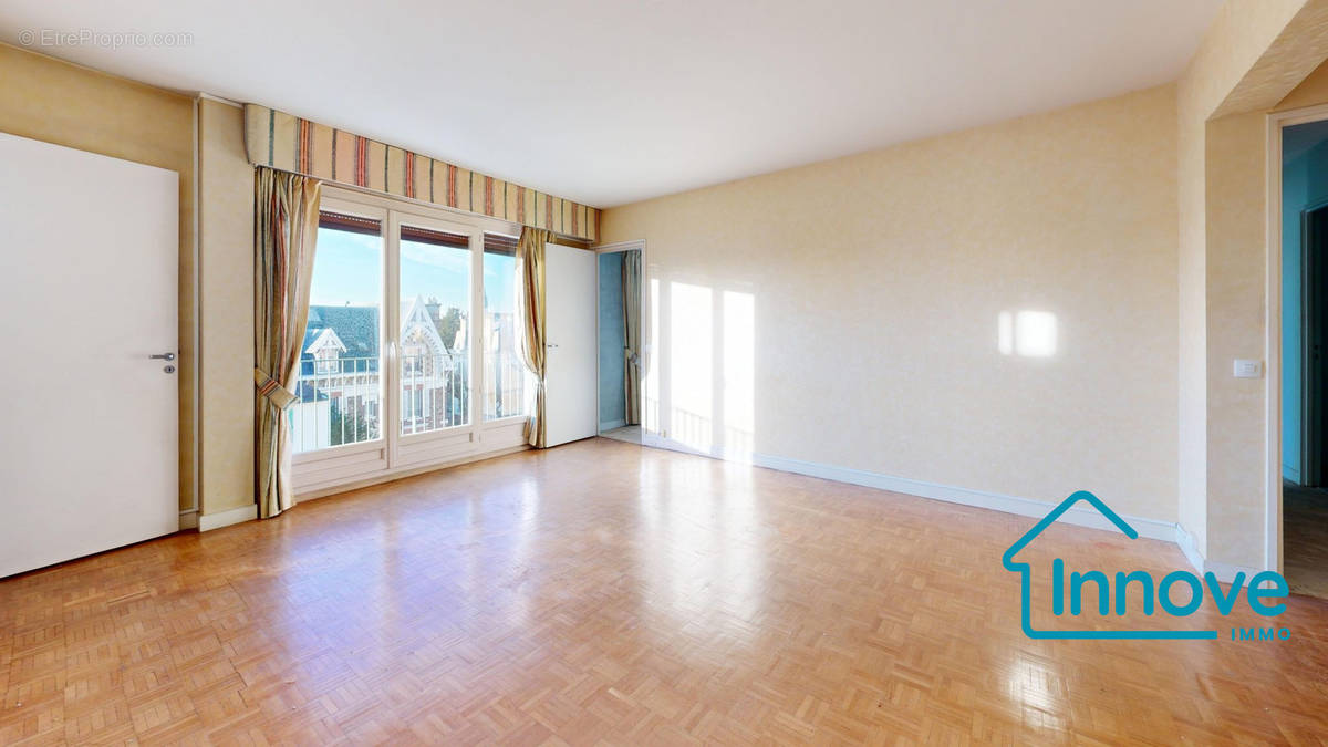 Appartement à VERSAILLES