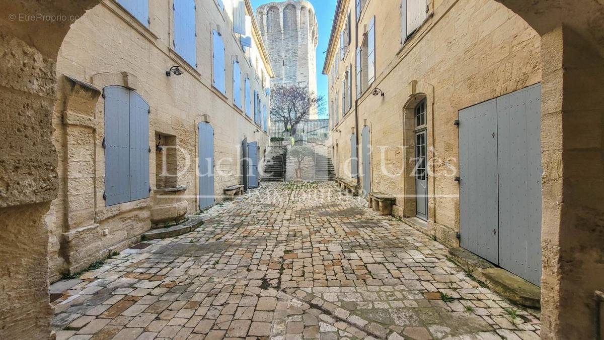 Appartement à UZES