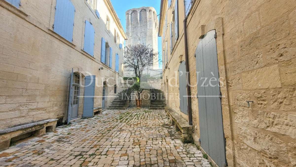 Appartement à UZES