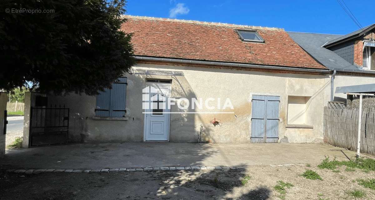 Maison à SAINT-JEAN-DE-BRAYE