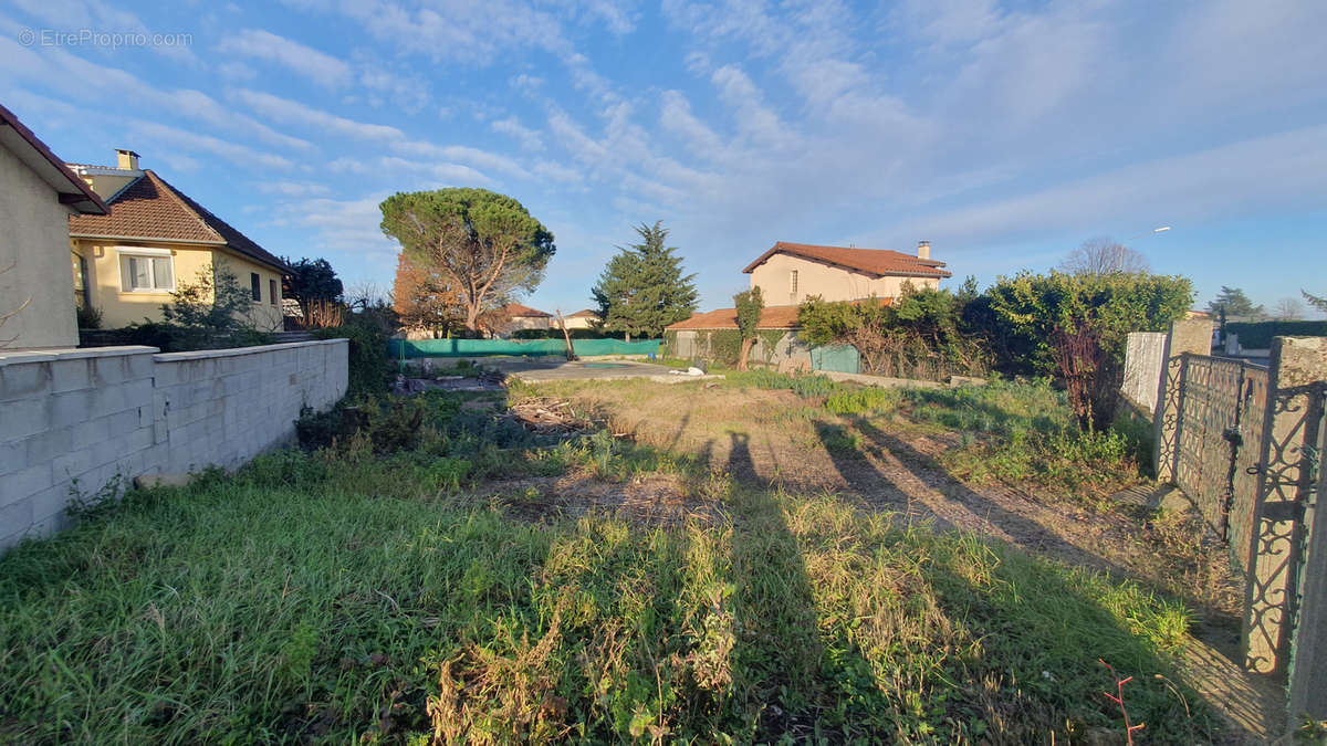 Terrain à CORBAS