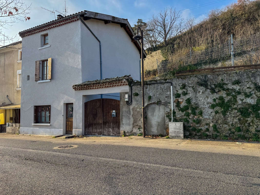 Maison à CONDRIEU