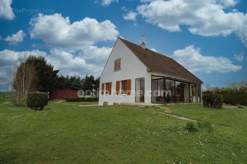 Maison à LONGUEVILLE