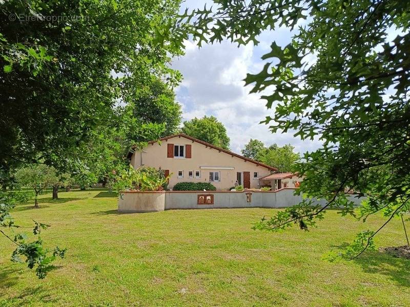 Maison à AIRE-SUR-L&#039;ADOUR