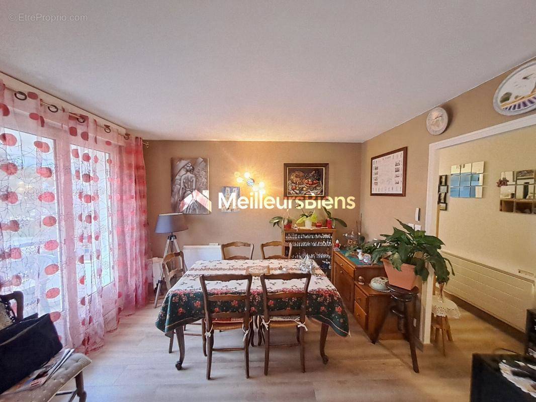 Appartement à ECHENOZ-LA-MELINE