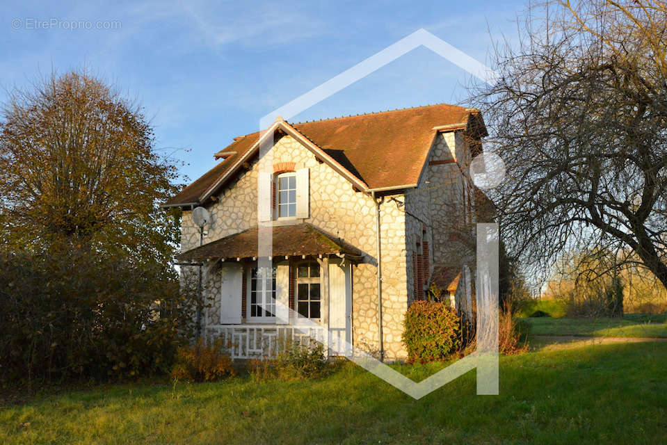 Maison à COSNE-COURS-SUR-LOIRE