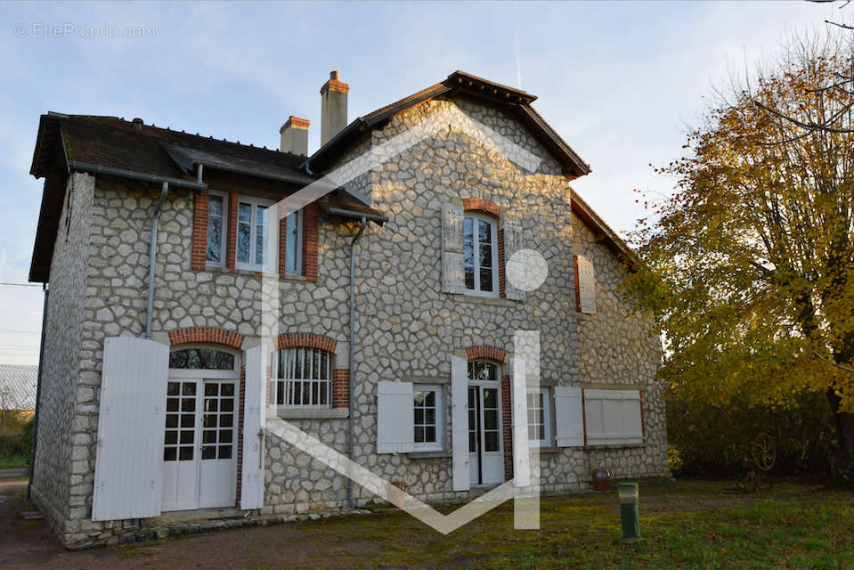 Maison à COSNE-COURS-SUR-LOIRE