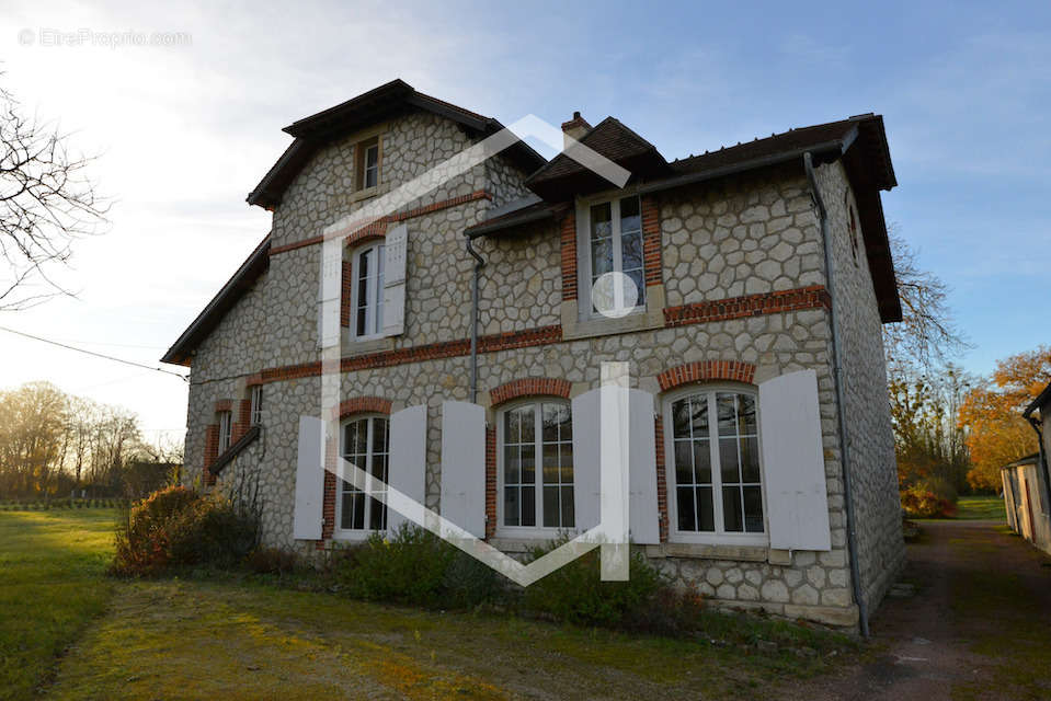 Maison à COSNE-COURS-SUR-LOIRE