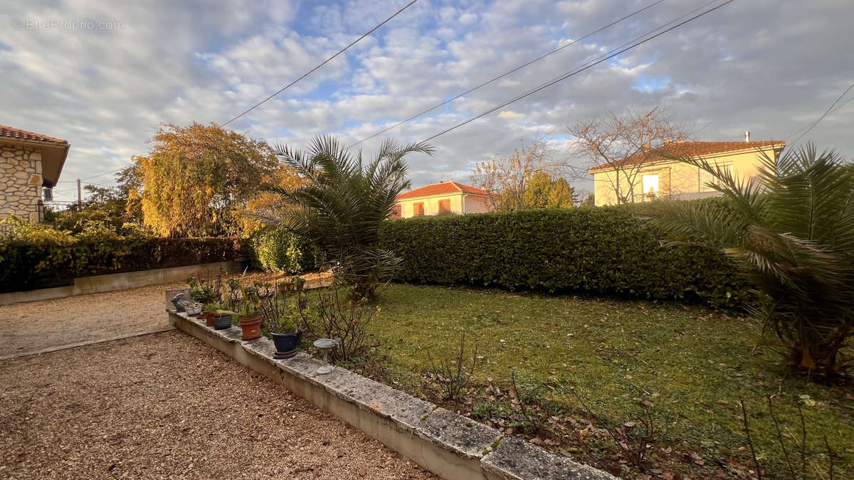 Maison à MONTAYRAL