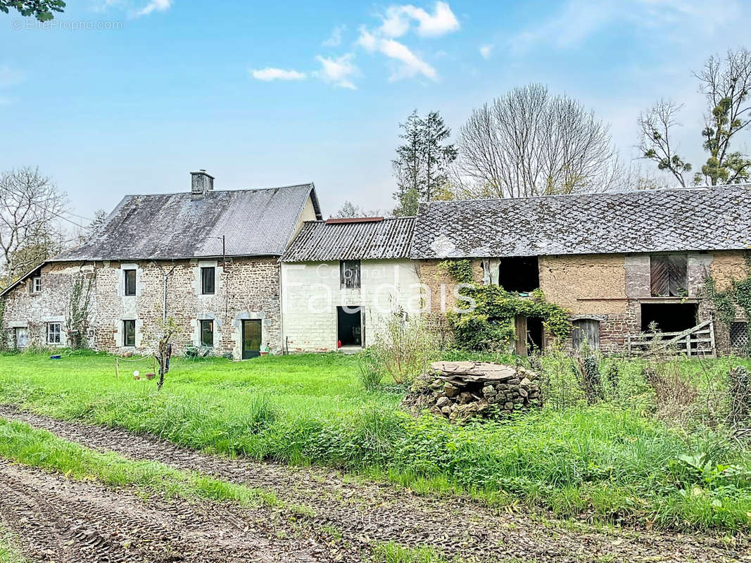 Maison à NOTRE-DAME-DE-CENILLY