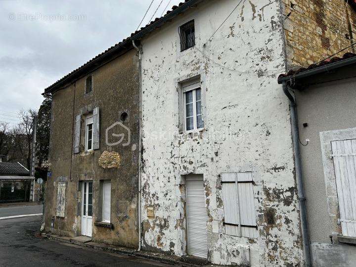 Maison à RUFFEC