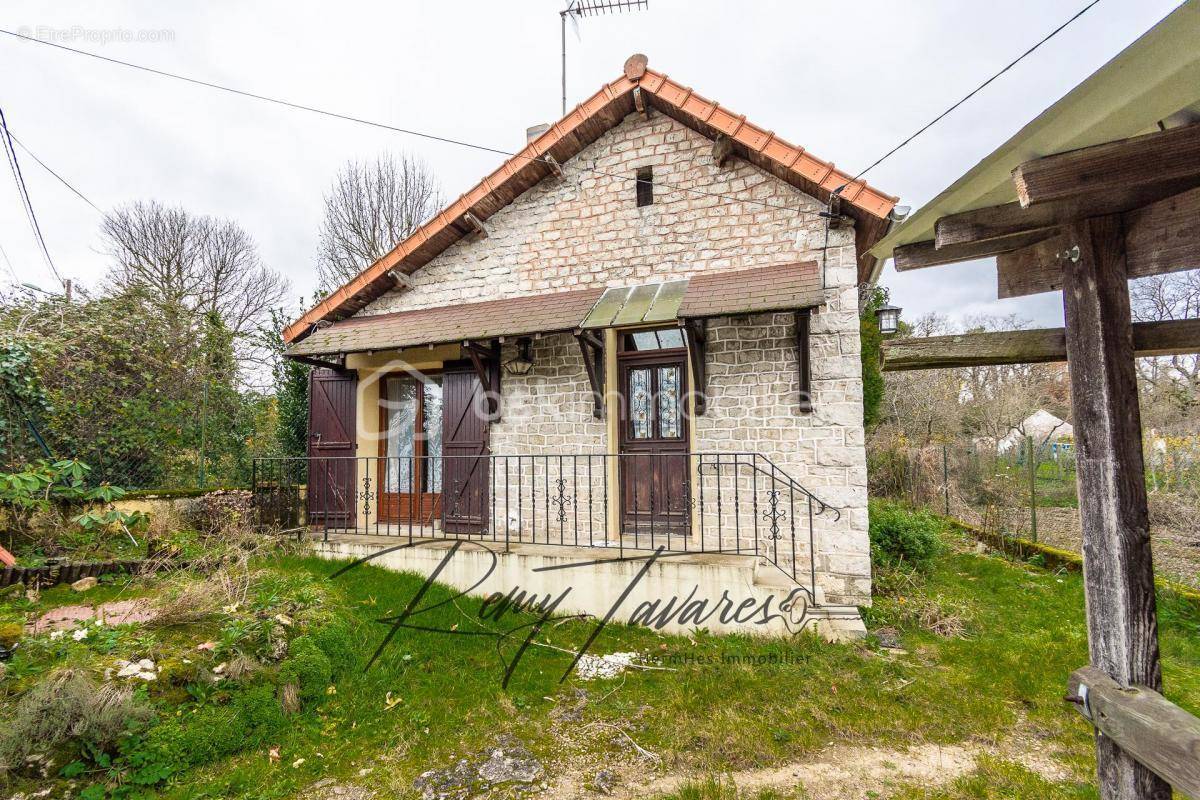 Maison à POLIGNY