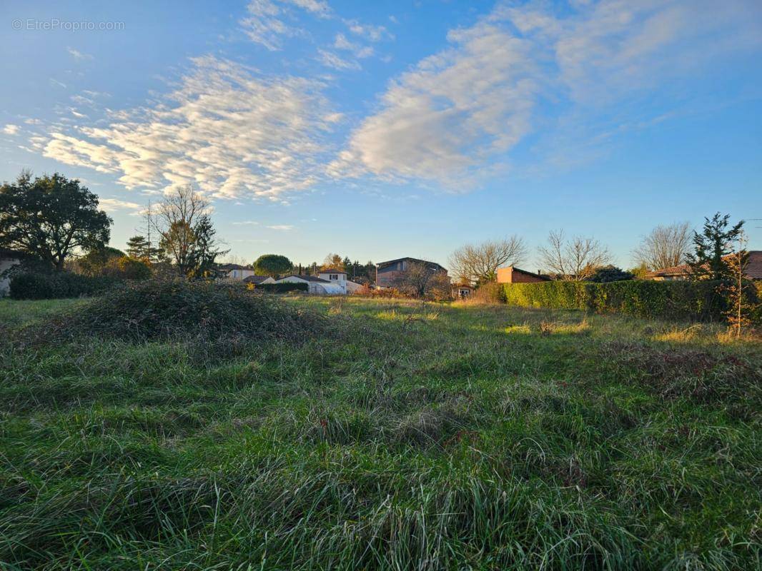 Terrain à SERIGNAC-SUR-GARONNE