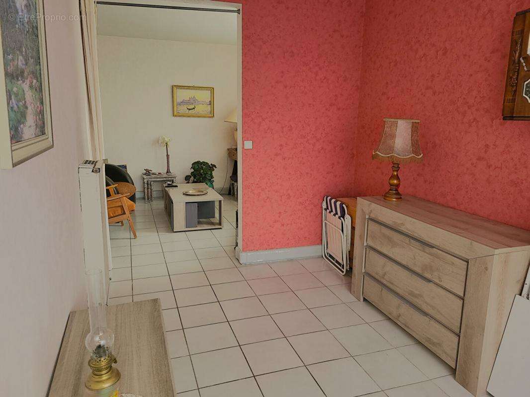 Appartement à BAGNOLS-SUR-CEZE