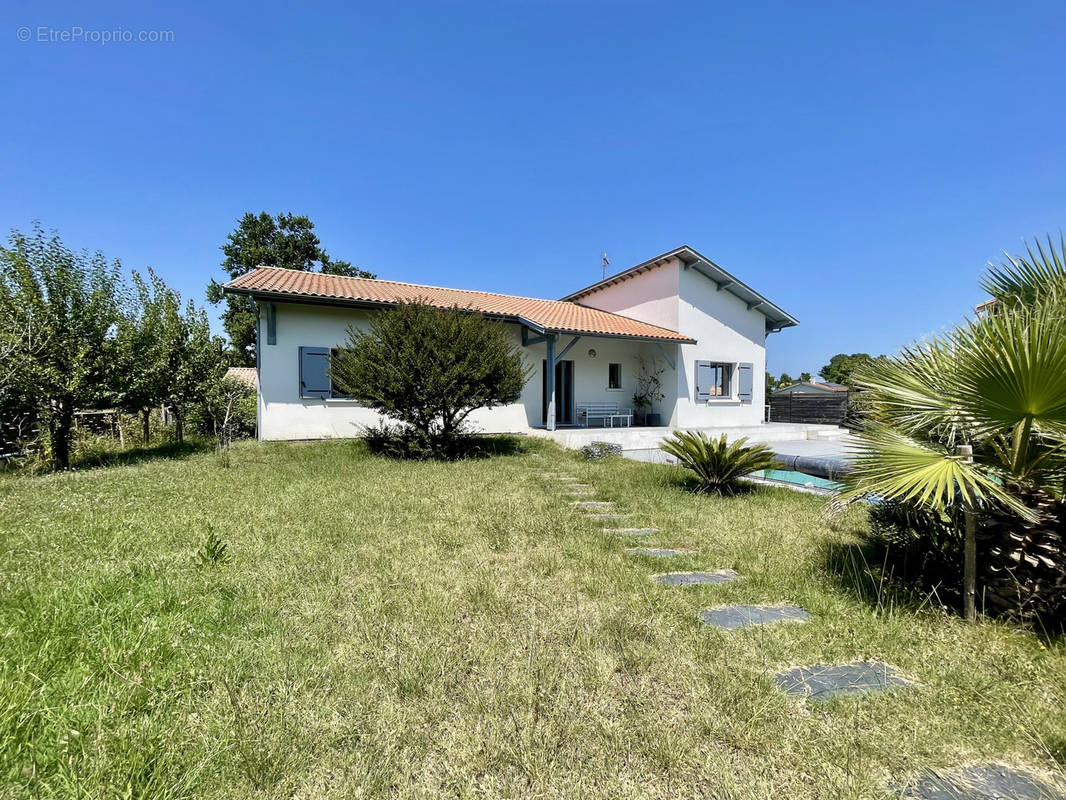 Maison à LEOGNAN