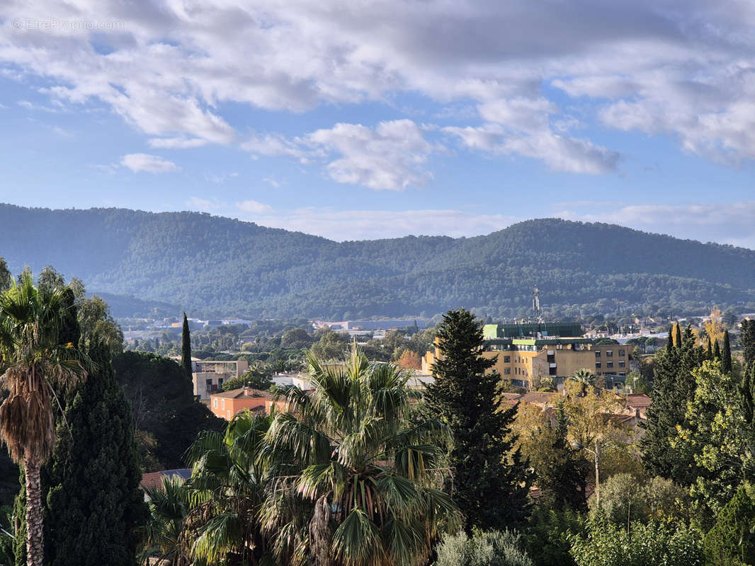 Appartement à HYERES