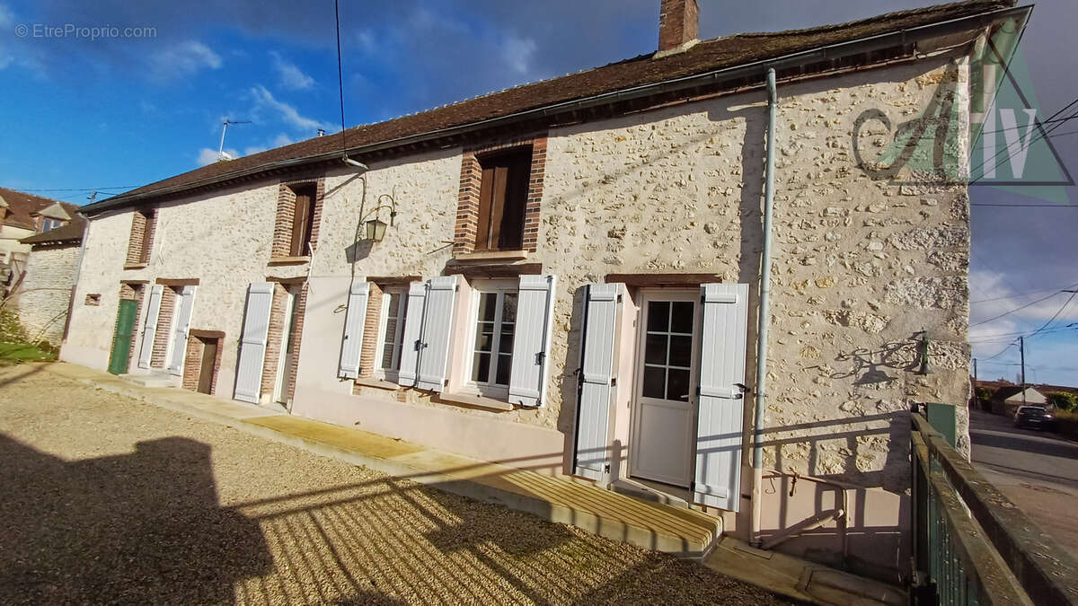 Maison à LONGUEVILLE