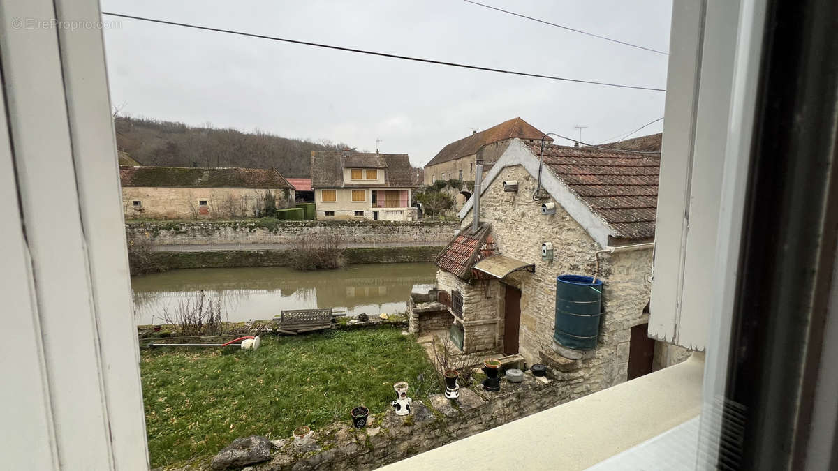 Maison à L&#039;ISLE-SUR-SEREIN