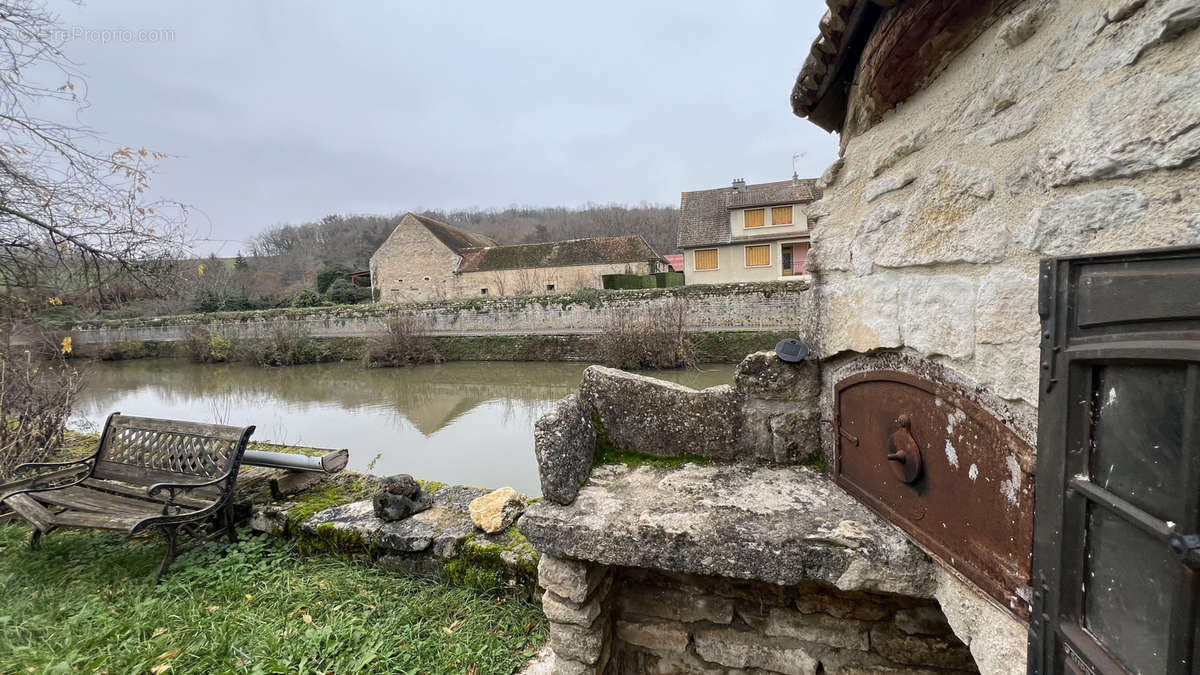 Maison à L&#039;ISLE-SUR-SEREIN