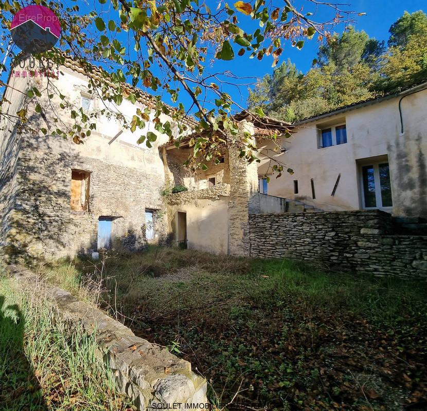 Maison à MALAUCENE