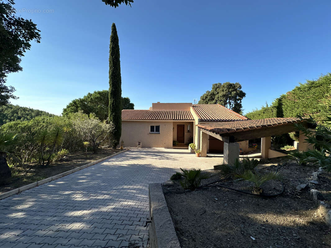 Maison à LA LONDE-LES-MAURES