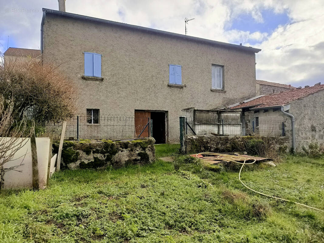 Maison à MONTFAUCON-EN-VELAY