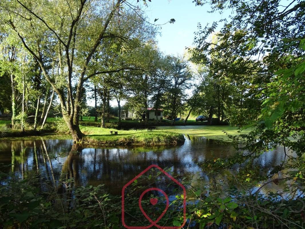 Terrain à AUBIGNY-SUR-NERE