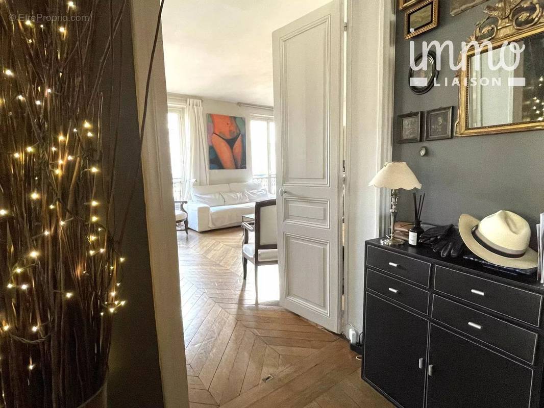 Appartement à PARIS-7E