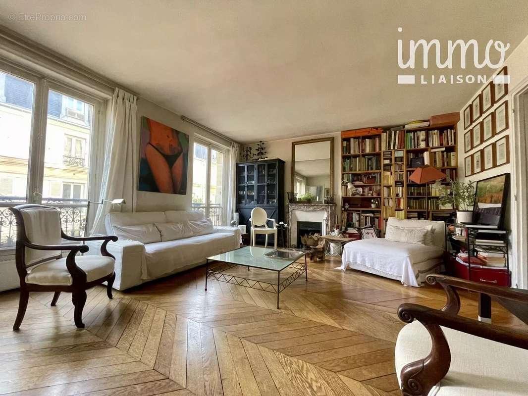 Appartement à PARIS-7E