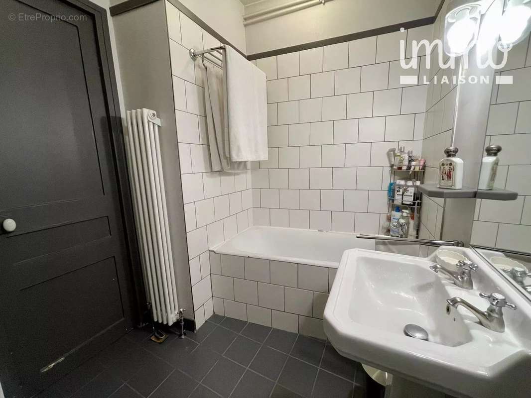 Appartement à PARIS-7E