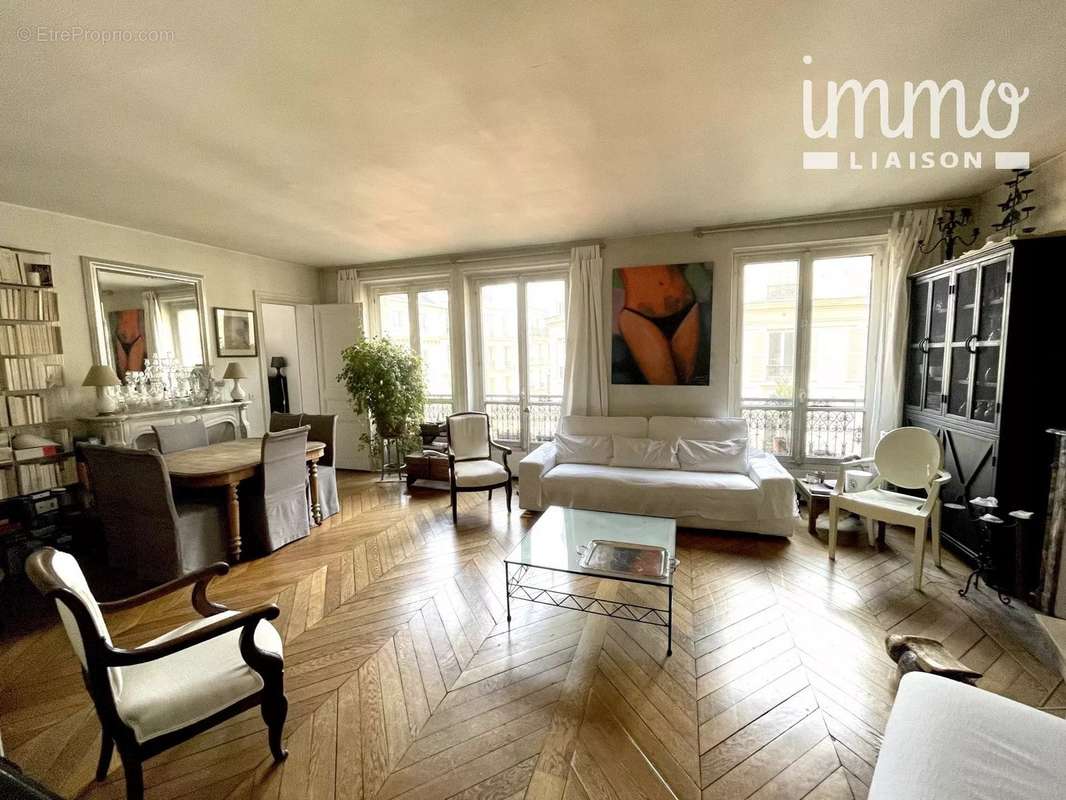 Appartement à PARIS-7E