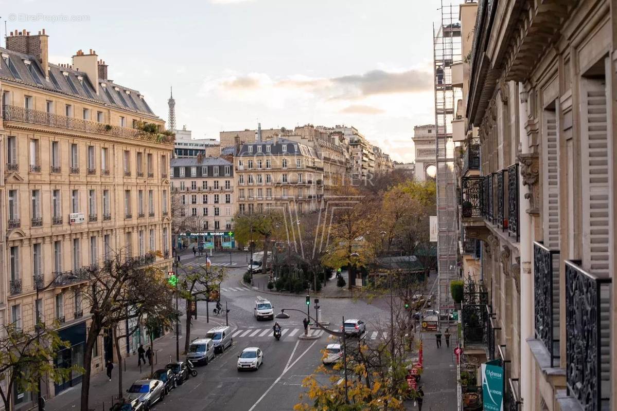 Appartement à PARIS-17E